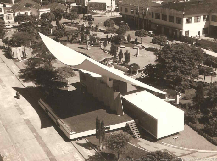 Aspecto panorâmico do antigo Jardim Público Primeiro de Maio. Em destaque, a Concha Acústica  Acervo/FPMSCS   